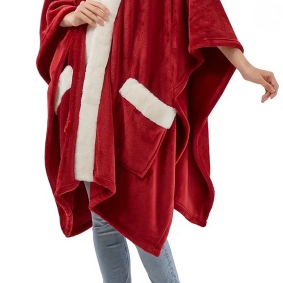 Women's Christmas Santa Clause Red and White Cozy Robe New Without Tags - Picture 2 of 4